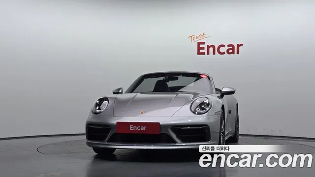 Porsche 911 2021 thumb 3