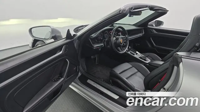 Porsche 911 2021 thumb 10