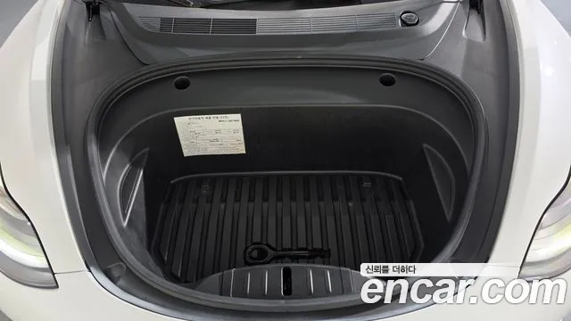 Tesla Model 3 2022 thumb 6