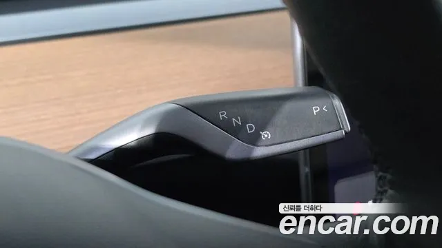 Tesla Model 3 2022 thumb 9
