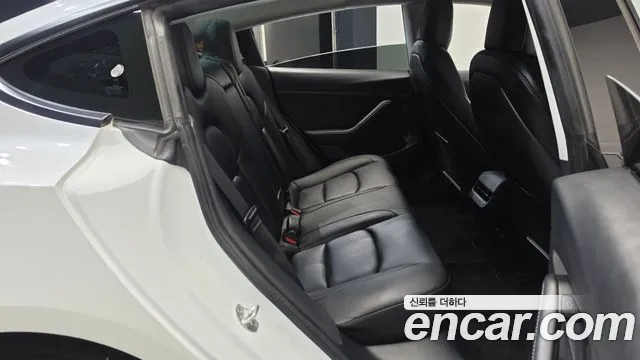 Tesla Model 3 2022 thumb 11