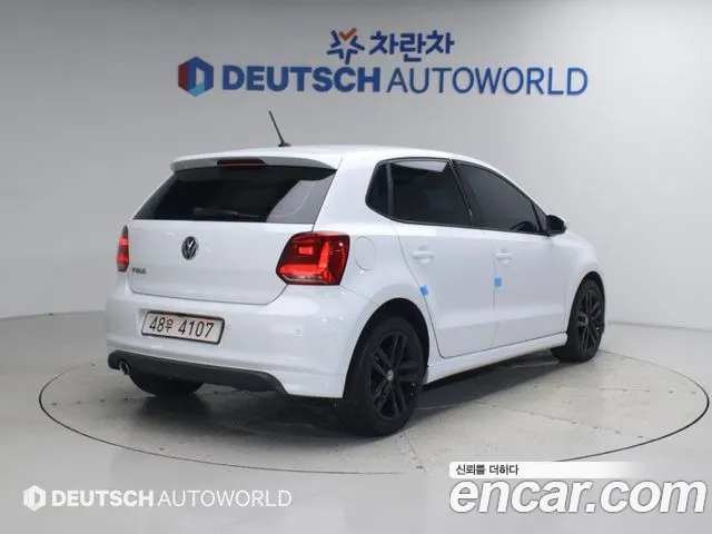Volkswagen Polo 2015 thumb 2