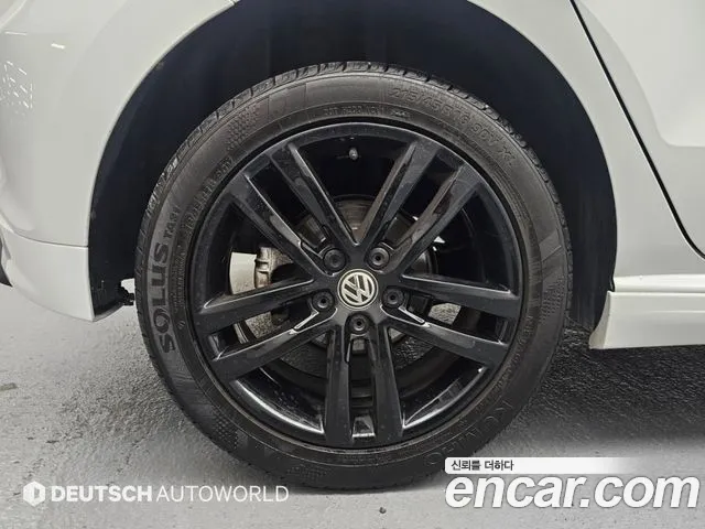 Volkswagen Polo 2015 thumb 5