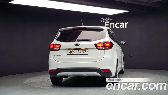 Kia Carens 2017 thumb 4