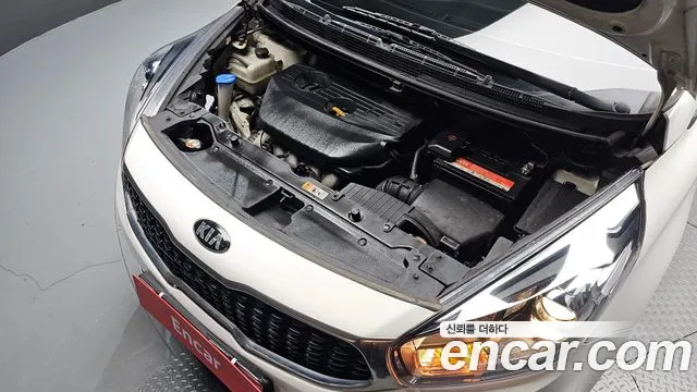 Kia Carens 2017 thumb 6