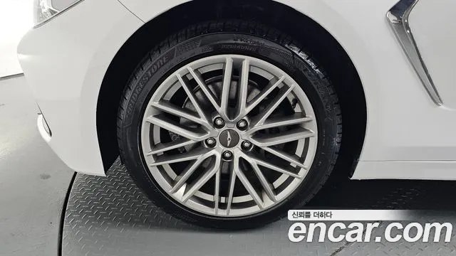 Genesis G70 2019 thumb 5