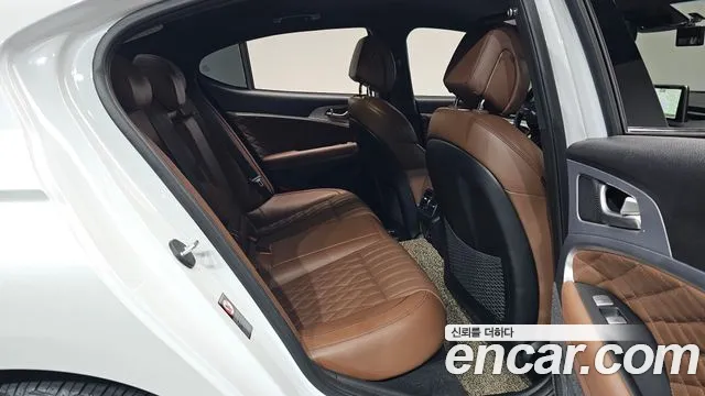 Genesis G70 2019 thumb 11