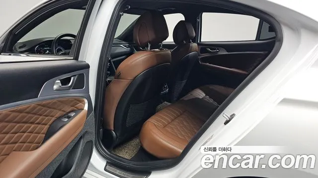 Genesis G70 2019 thumb 12