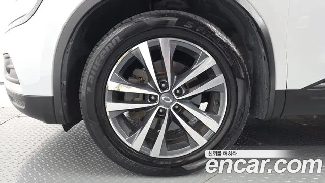 Renault-KoreaSamsung Koleos 2016 thumb 4