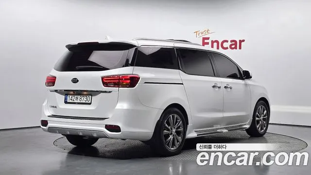 Kia Carnival 2018 thumb 2