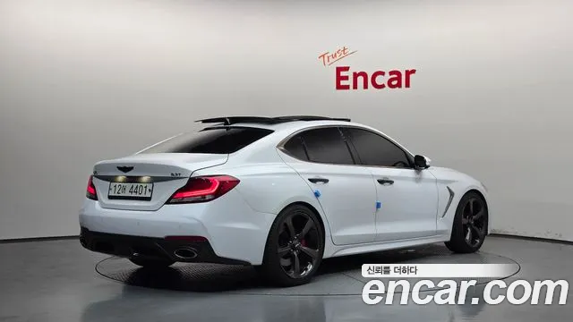 Genesis G70 2019 thumb 2