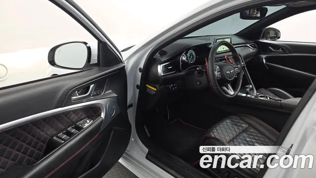 Genesis G70 2019 thumb 10