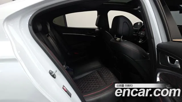 Genesis G70 2019 thumb 12