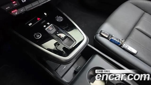 Audi Q4 e-tron 2022 thumb 9