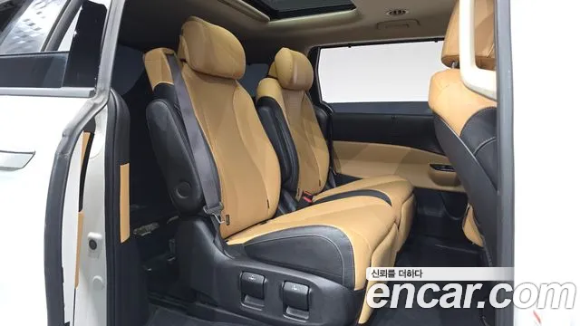Kia Carnival 2023 thumb 11