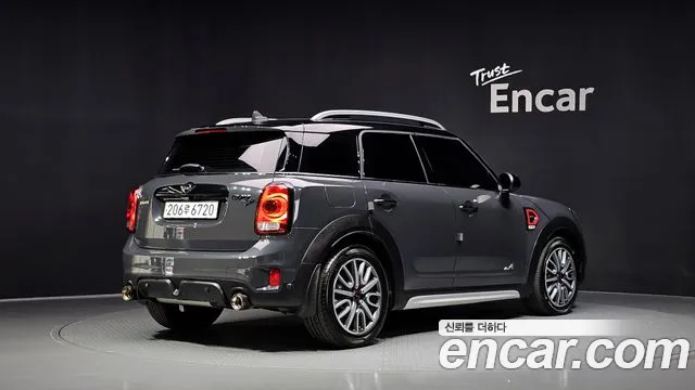 MINI Countryman 2019 thumb 2