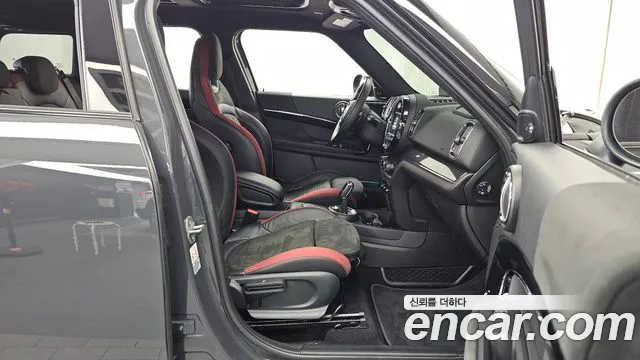 MINI Countryman 2019 thumb 11