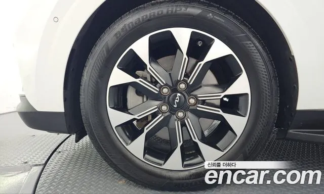 Kia Carnival 2023 thumb 4