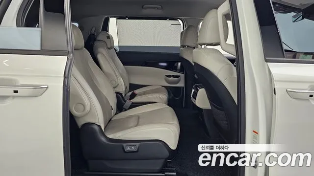 Kia Carnival 2023 thumb 11