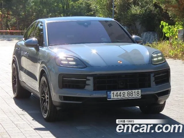 Porsche Cayenne 2023 thumb 2