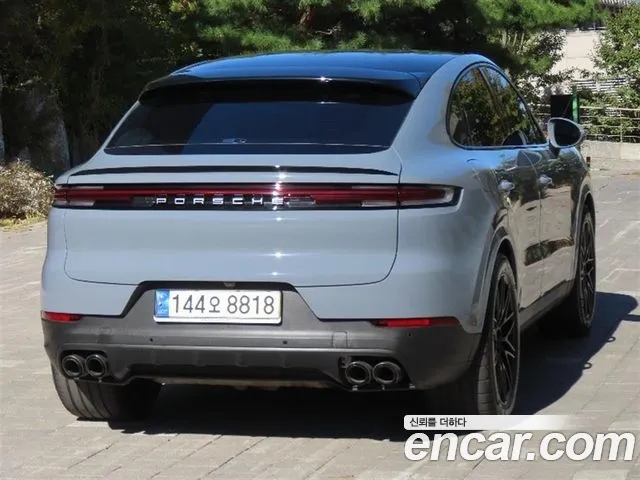 Porsche Cayenne 2023 thumb 3