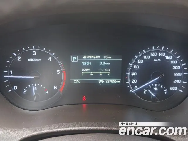 Genesis G80 2018 thumb 9