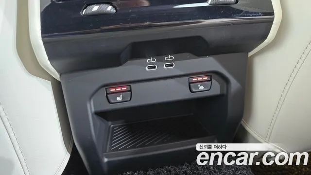BMW 5-Series 2025 thumb 12