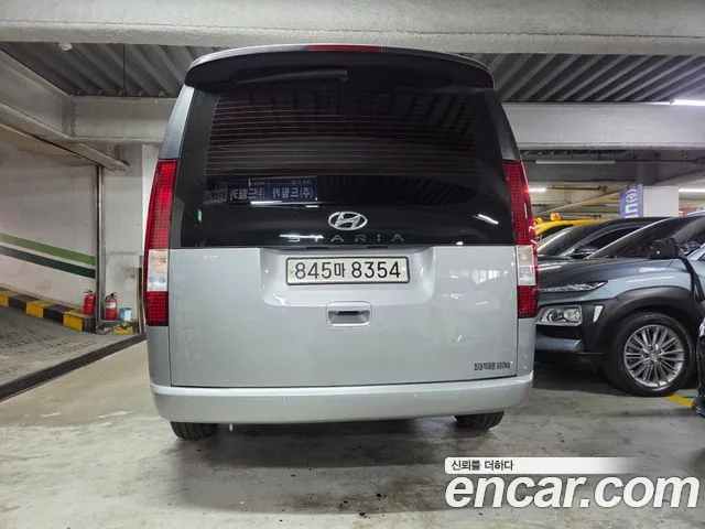Hyundai Staria 2022 thumb 4