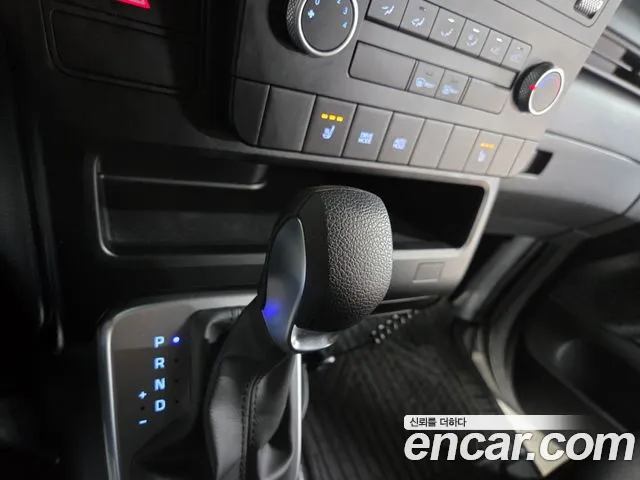 Hyundai Staria 2022 thumb 9