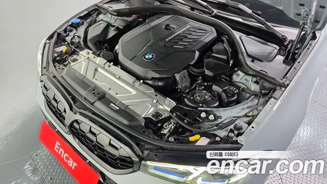 BMW 3-Series 2023 thumb 6