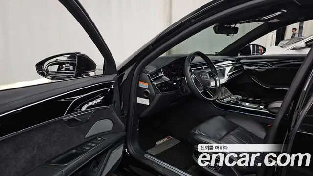 Audi A8 2021 thumb 10