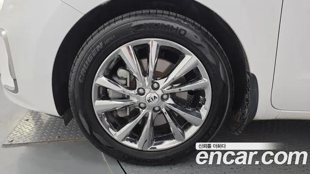 Kia Carnival 2018 thumb 5