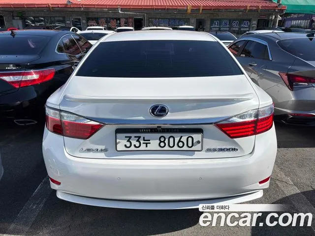 Lexus ES 2014 thumb 4