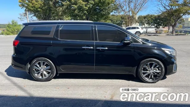 Kia Carnival 2019 thumb 5