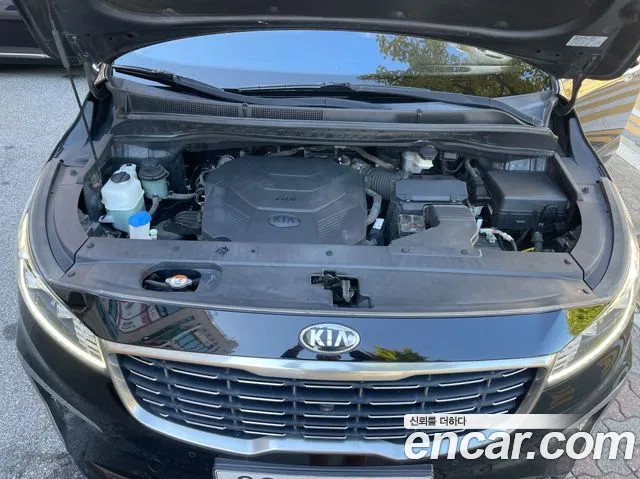 Kia Carnival 2019 thumb 6