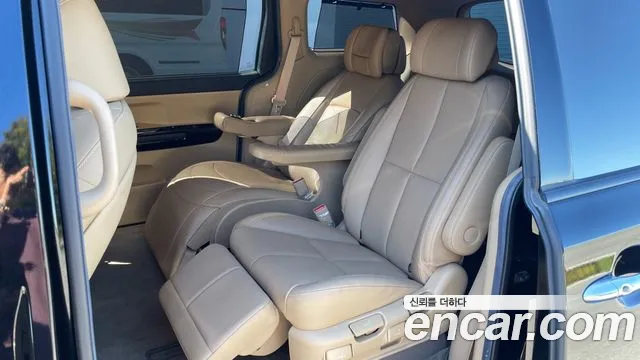 Kia Carnival 2019 thumb 10