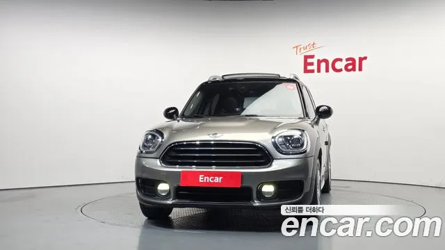 MINI Countryman 2017 thumb 3