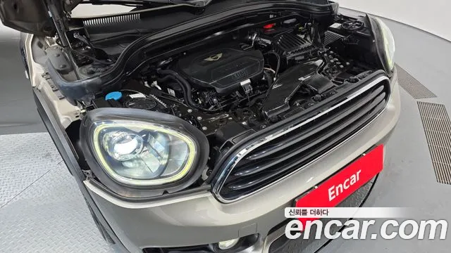 MINI Countryman 2017 thumb 6