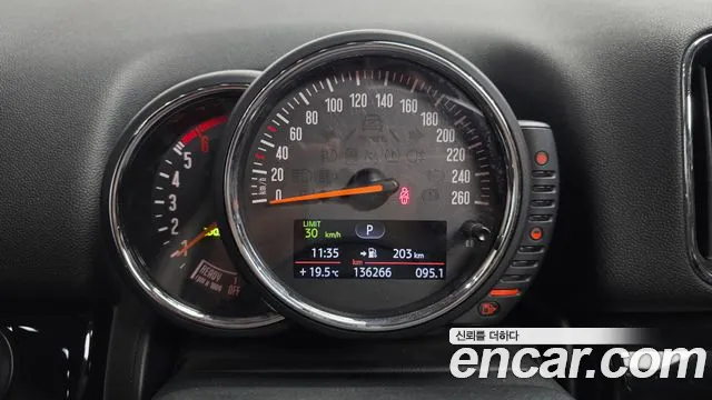 MINI Countryman 2017 thumb 8