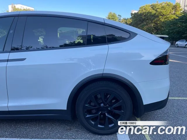 Tesla Model X 2023 thumb 6