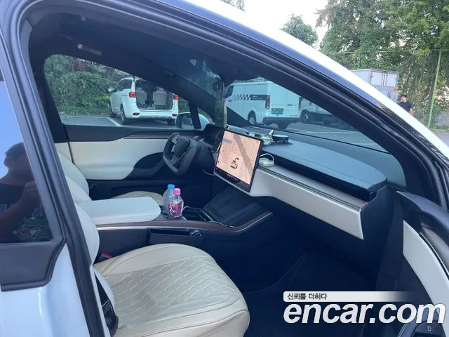 Tesla Model X 2023 thumb 9