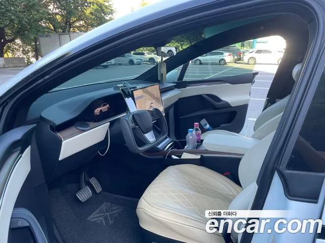 Tesla Model X 2023 thumb 10