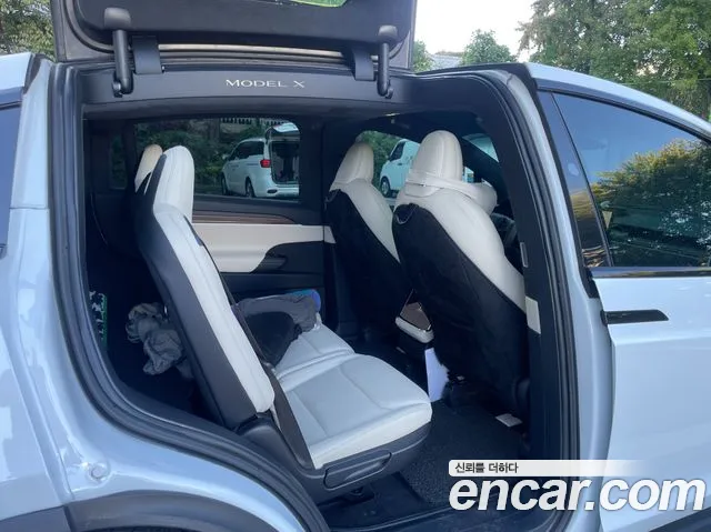 Tesla Model X 2023 thumb 11