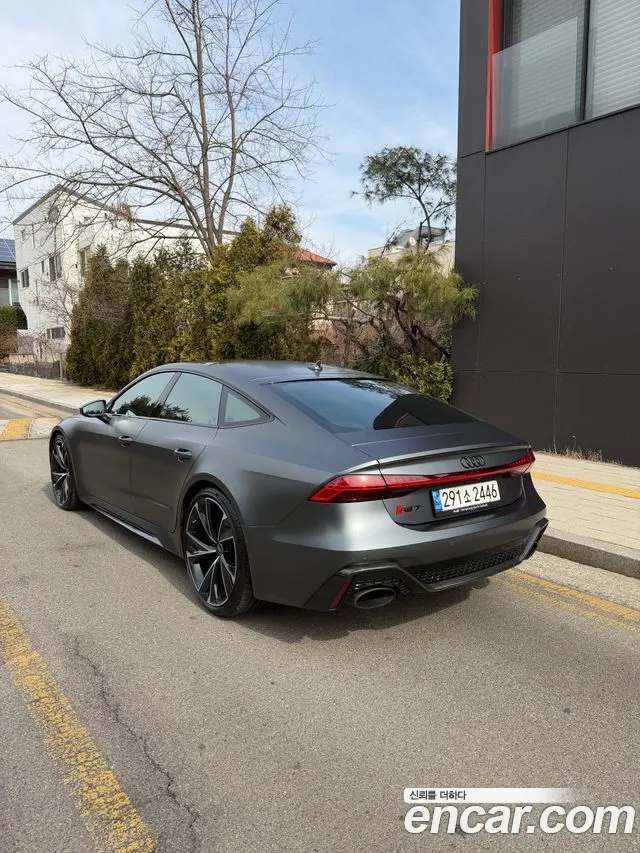 Audi RS7 2021 thumb 2