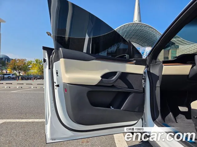 Tesla Model X 2023 thumb 8