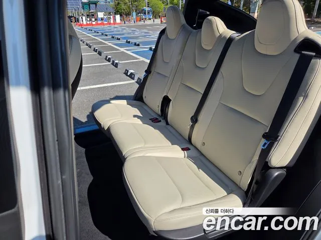 Tesla Model X 2023 thumb 10