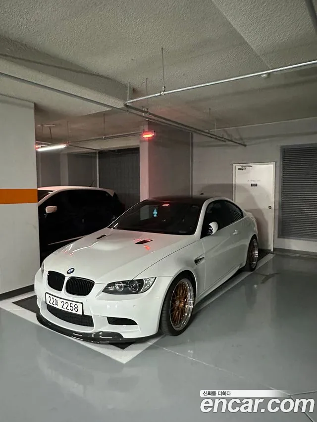 BMW M3 2008 thumb 3