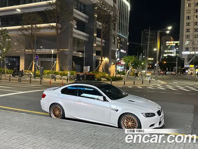 BMW M3 2008 thumb 6
