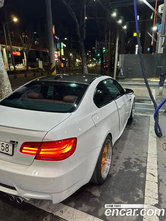BMW M3 2008 thumb 9