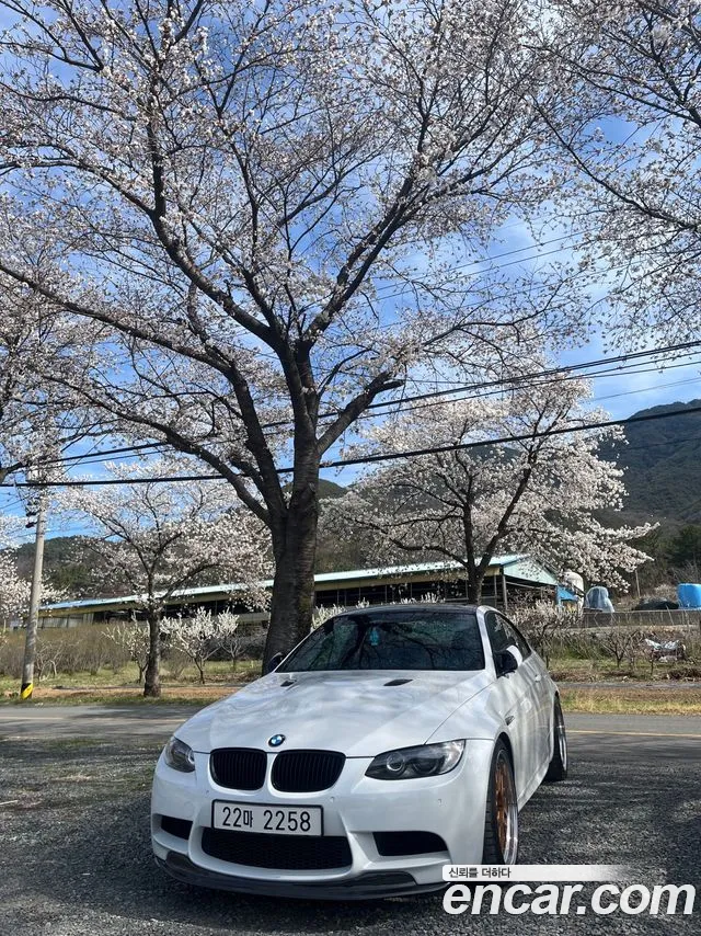BMW M3 2008 thumb 12